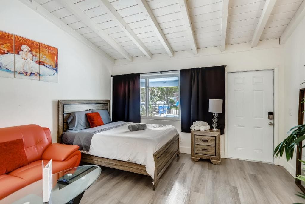 Studio Apartment